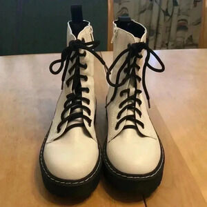 Sincerely Jules Harley combat boots. Leather with side zipper.